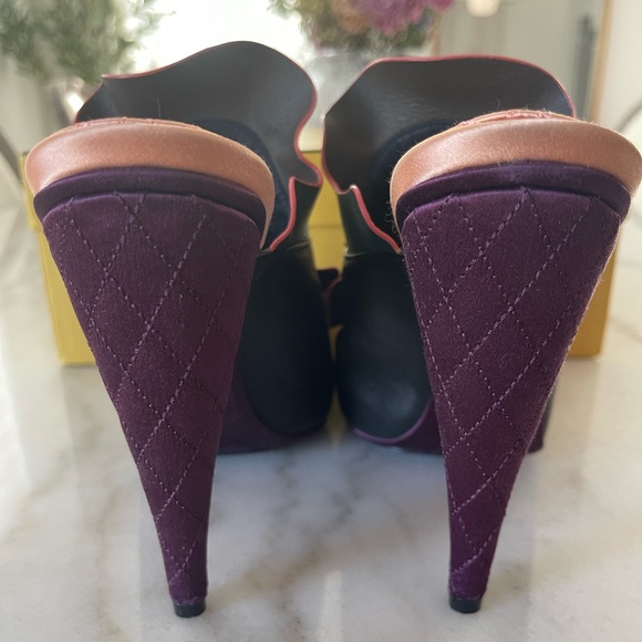 Fendi Embroidered Ruffles Mule Floral Waived Leather Clogs Shoe Heels 39 - Picture 5 of 9